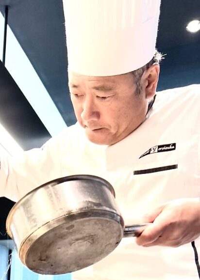 鎧塚俊彦